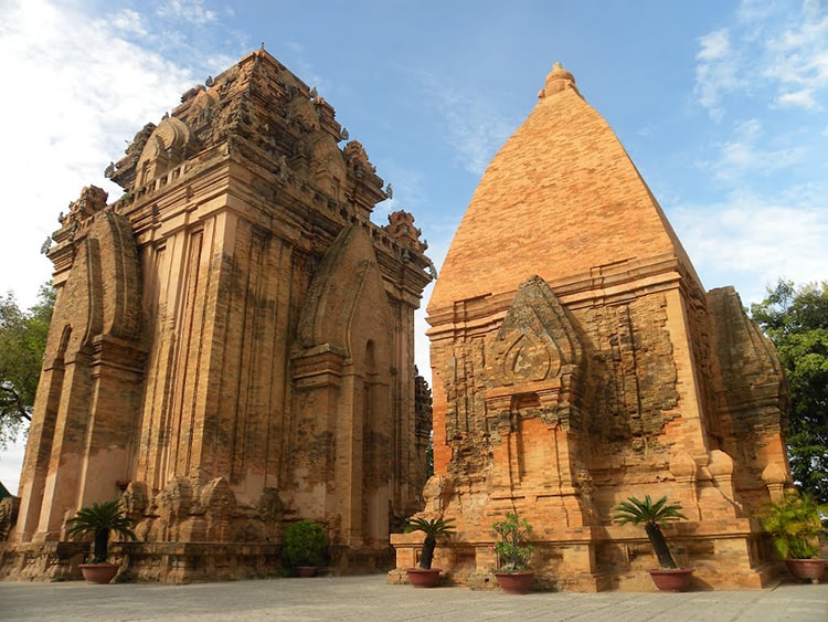 Tháp Bà Ponagar Nha Trang